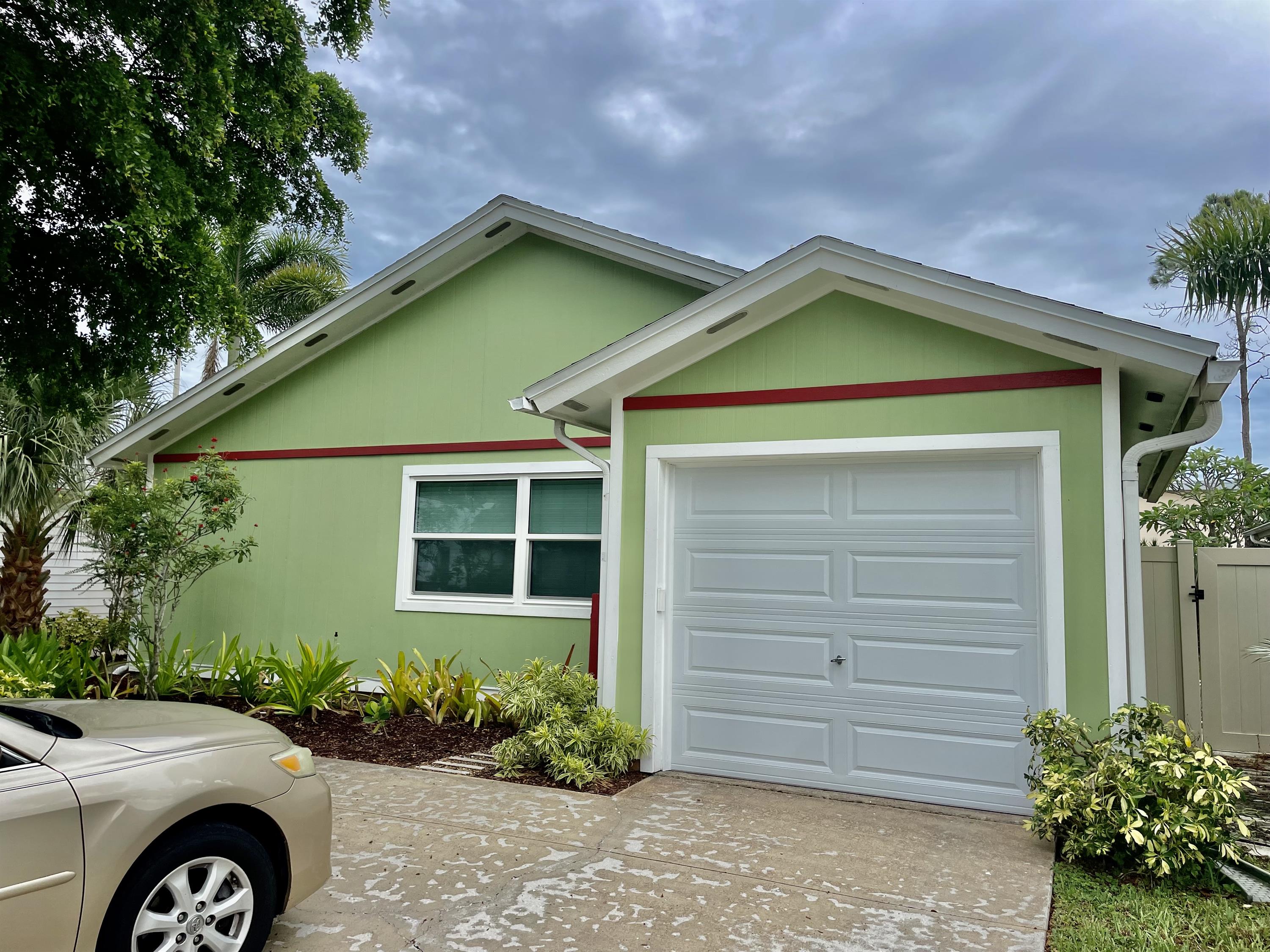 5611 Longleaf Drive